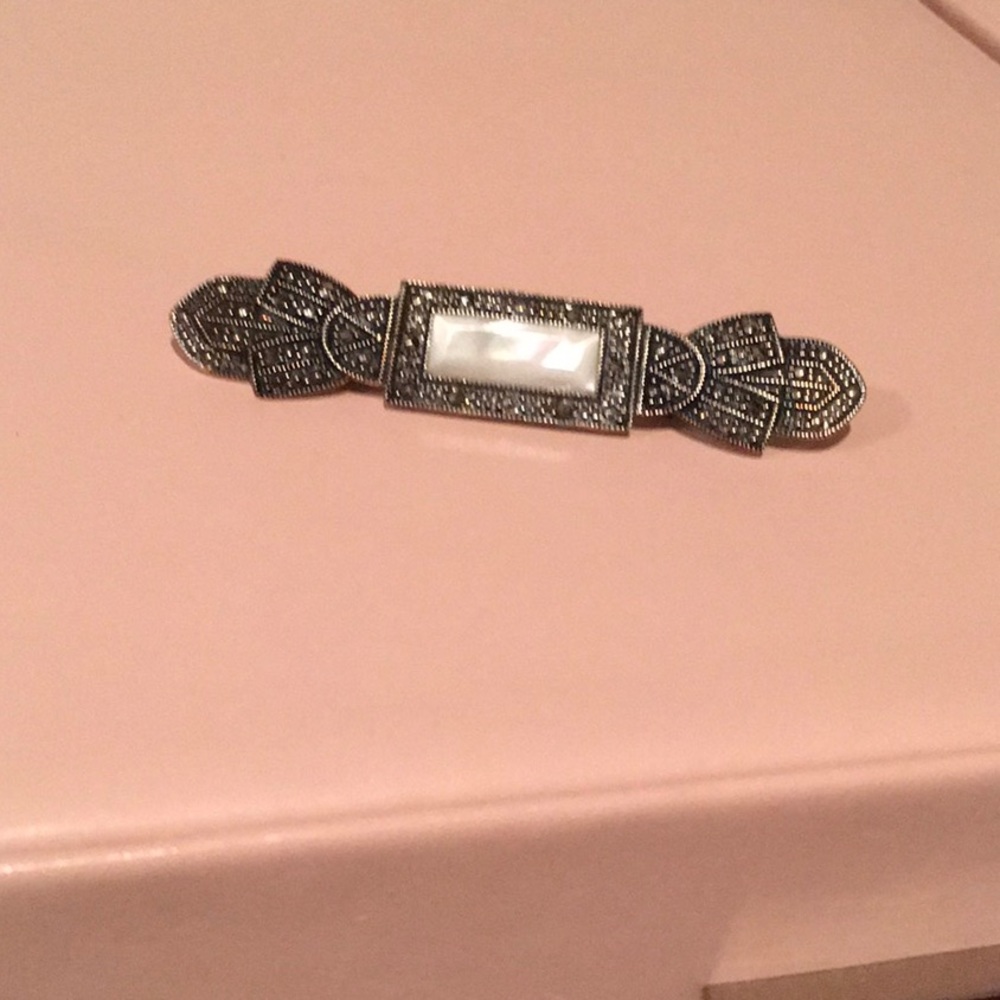 Fashion pin